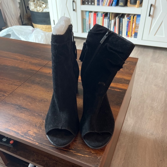 Black open toe heels - NEW never worn - Picture 5 of 8